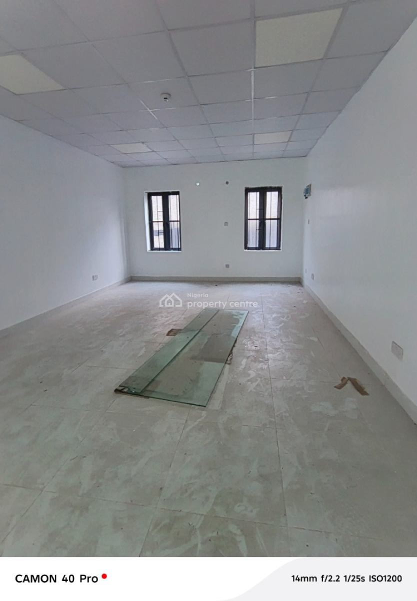 Shop Space in Vgc Complex, Vgc Complex, Vgc, Lekki, Lagos, Shop for Rent