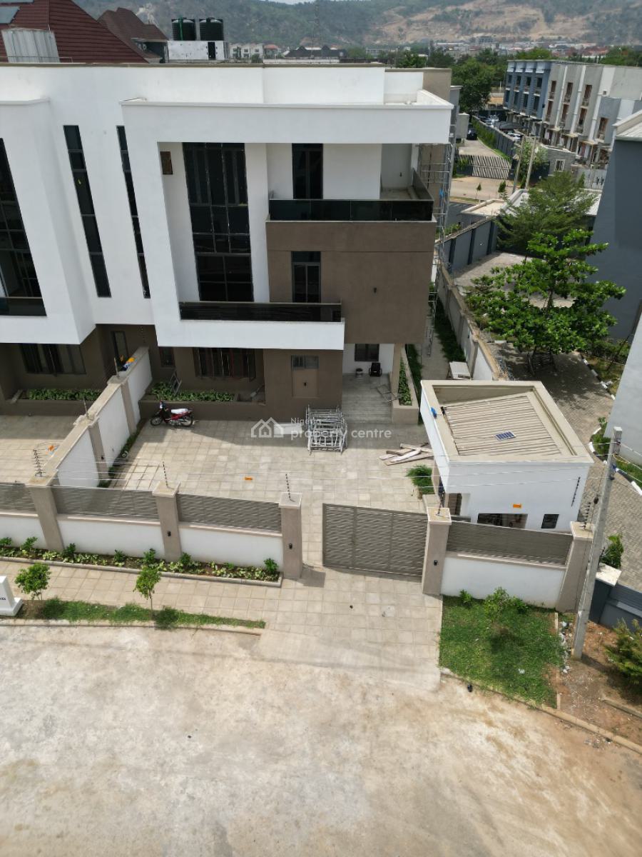 6 Bedroom Semi Detached Duplex, Jahi, Abuja, Semi-detached Duplex for Sale