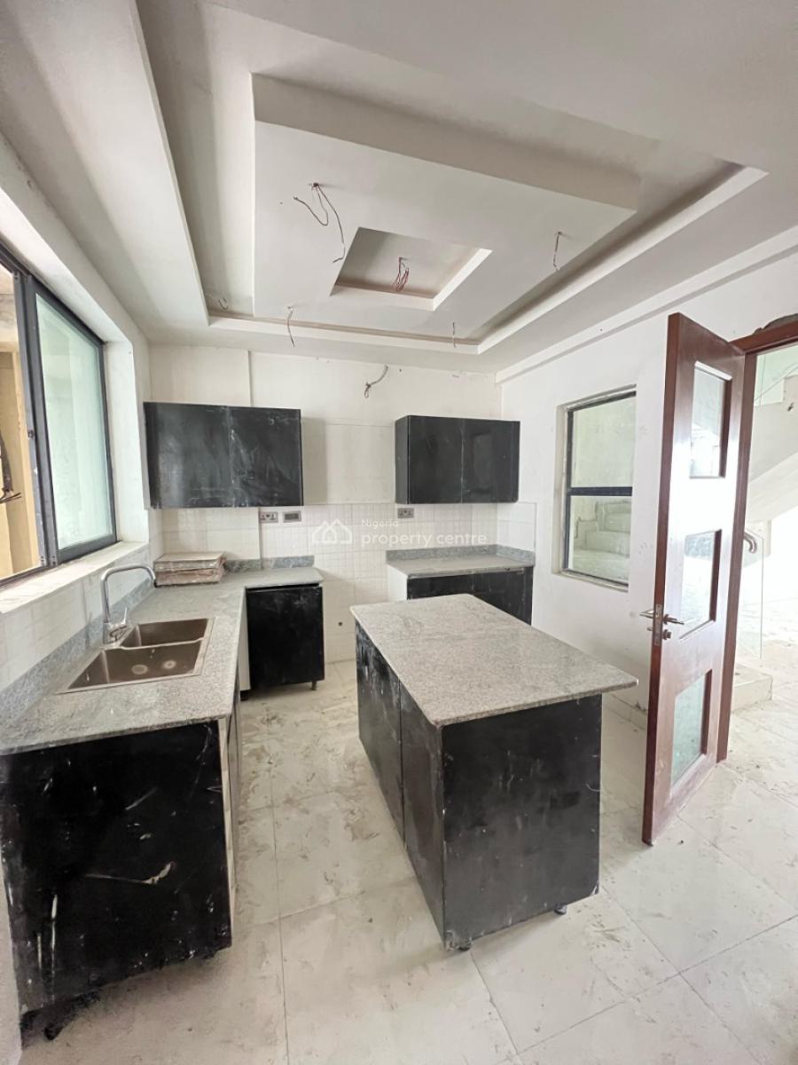 2 Bedroom Flat, Off Freedom Way, Lekki Phase 1, Lekki, Lagos, Terraced Duplex for Rent