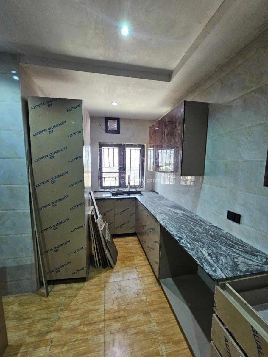 Gorgeously Built 4 Bedroom Apartment, Anthony, Maryland, Lagos, Block of Flats for Sale