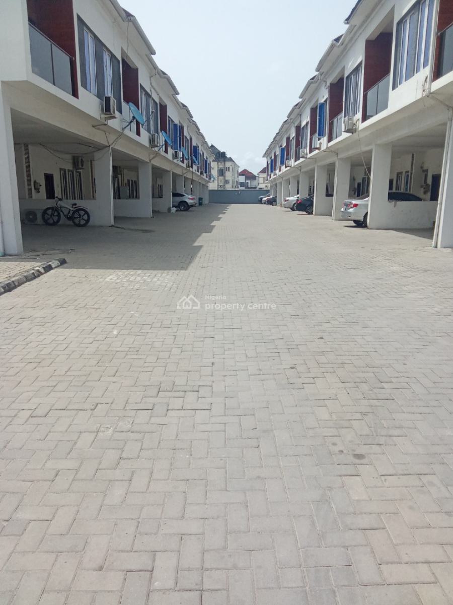 Spacious Room in a Shared Apartment, Lekki, Lagos, Flat / Apartment for Rent