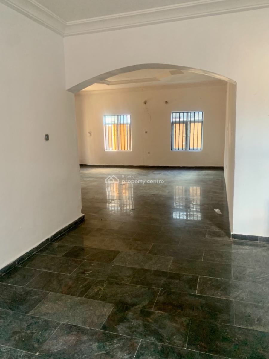 Massive 5 Bedroom Duplex with Bq, Chevron Drive, Lekki, Lagos, Semi-detached Duplex for Rent