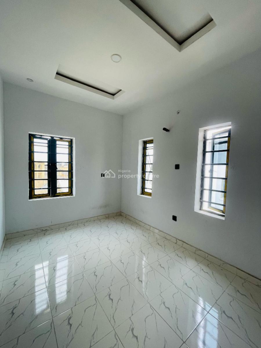 Magnificently 4 Bedrooms with Pool & Other Amenities, Oluyole Estate, Ibadan, Oyo, Detached Duplex for Sale