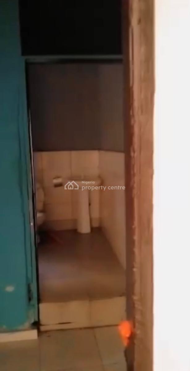 a Standard, Newly Renovated, Very Lovely 2 Bedroom Flat., Ishaga Road, Surulere, Lagos, Flat / Apartment for Rent