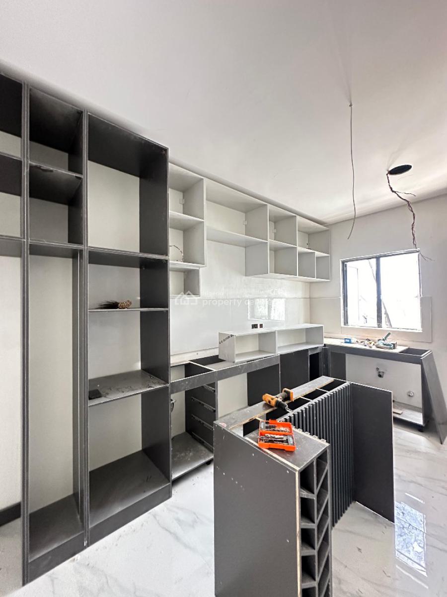 2 Bedroom Apartment, Lekki Phase 1, Lekki, Lagos, Flat / Apartment for Sale