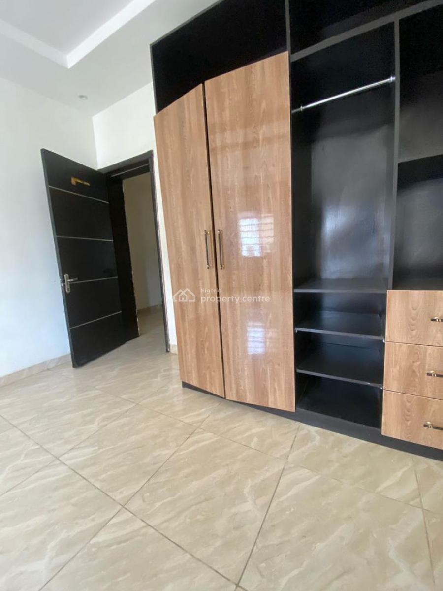 a Beautiful Semi Masters Bedroom with Shared Kitchen, Ikate, Lekki, Lagos, Flat / Apartment for Rent