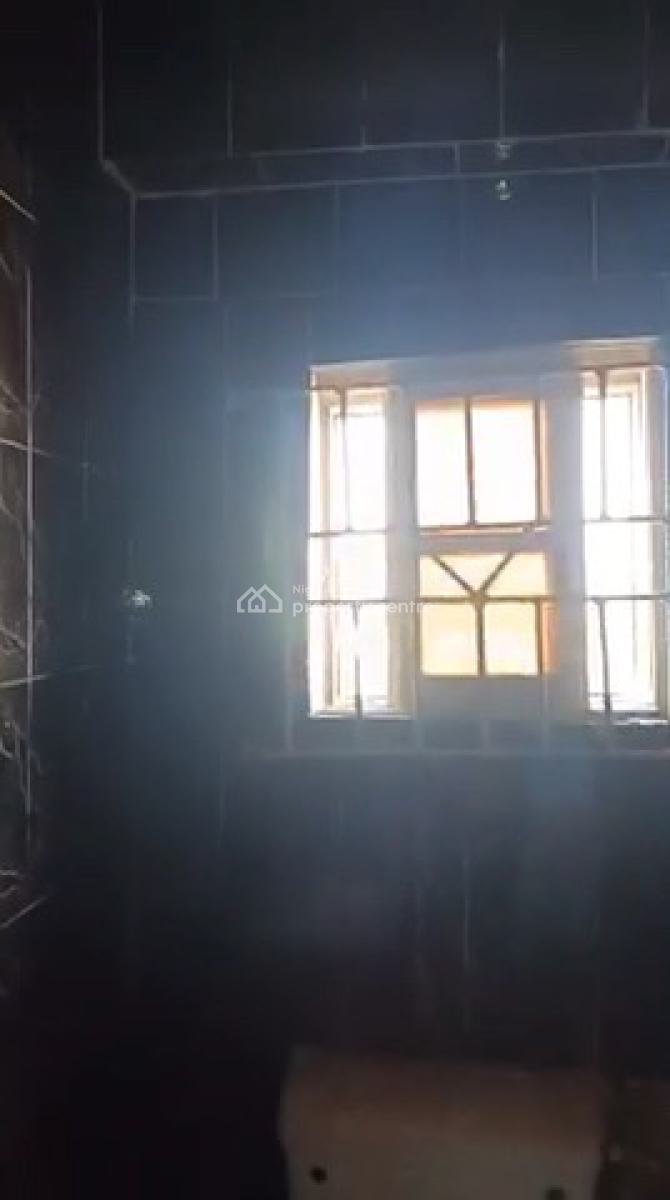 Massive 3 Bedroom Flat, Adekunle, Yaba, Lagos, Flat / Apartment for Rent