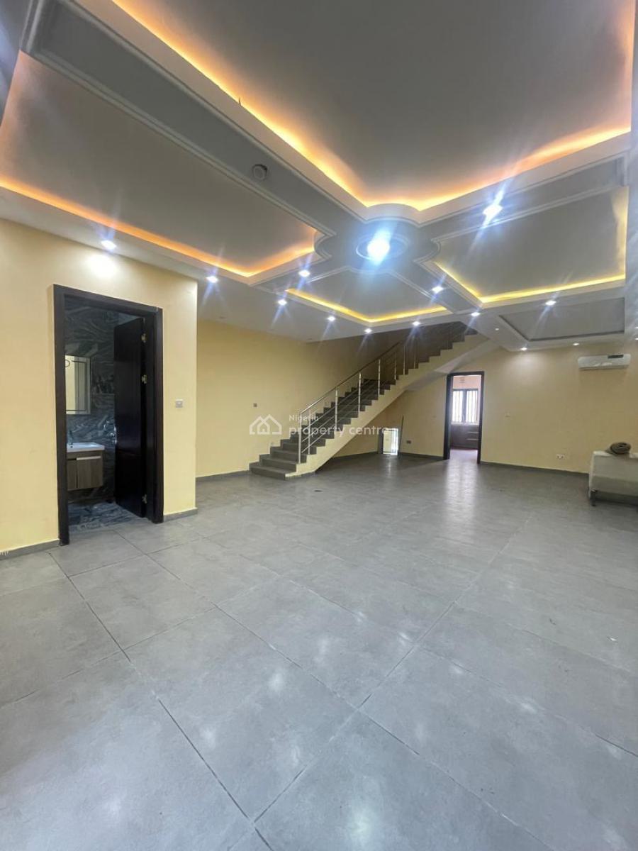 Spacious 5-bedroom, Victoria Island (vi), Lagos, Terraced Duplex for Rent