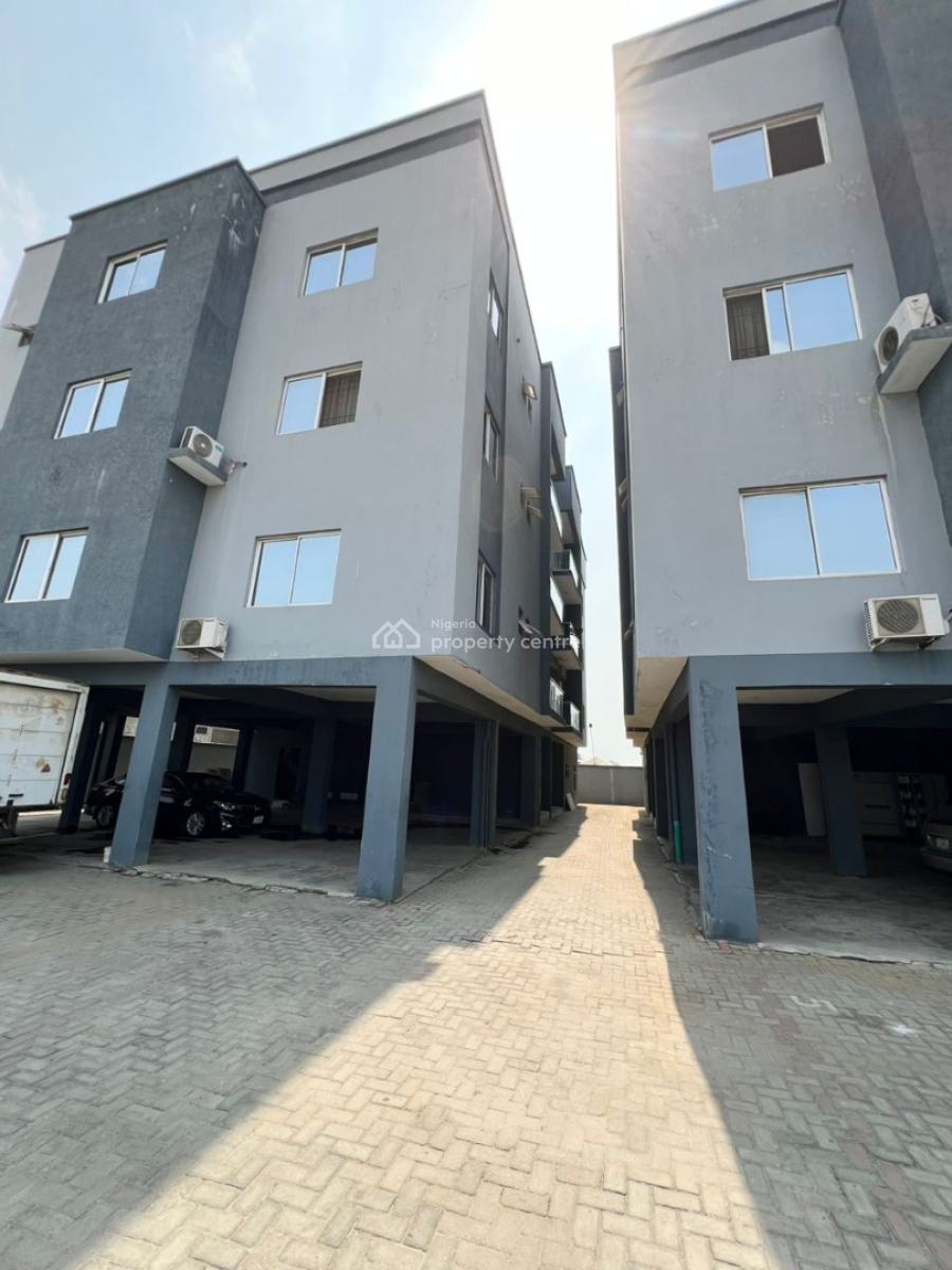Well Used Serviced 3 Bedroom Flat, Orchid Road, Lekki, Lagos, Flat / Apartment for Sale