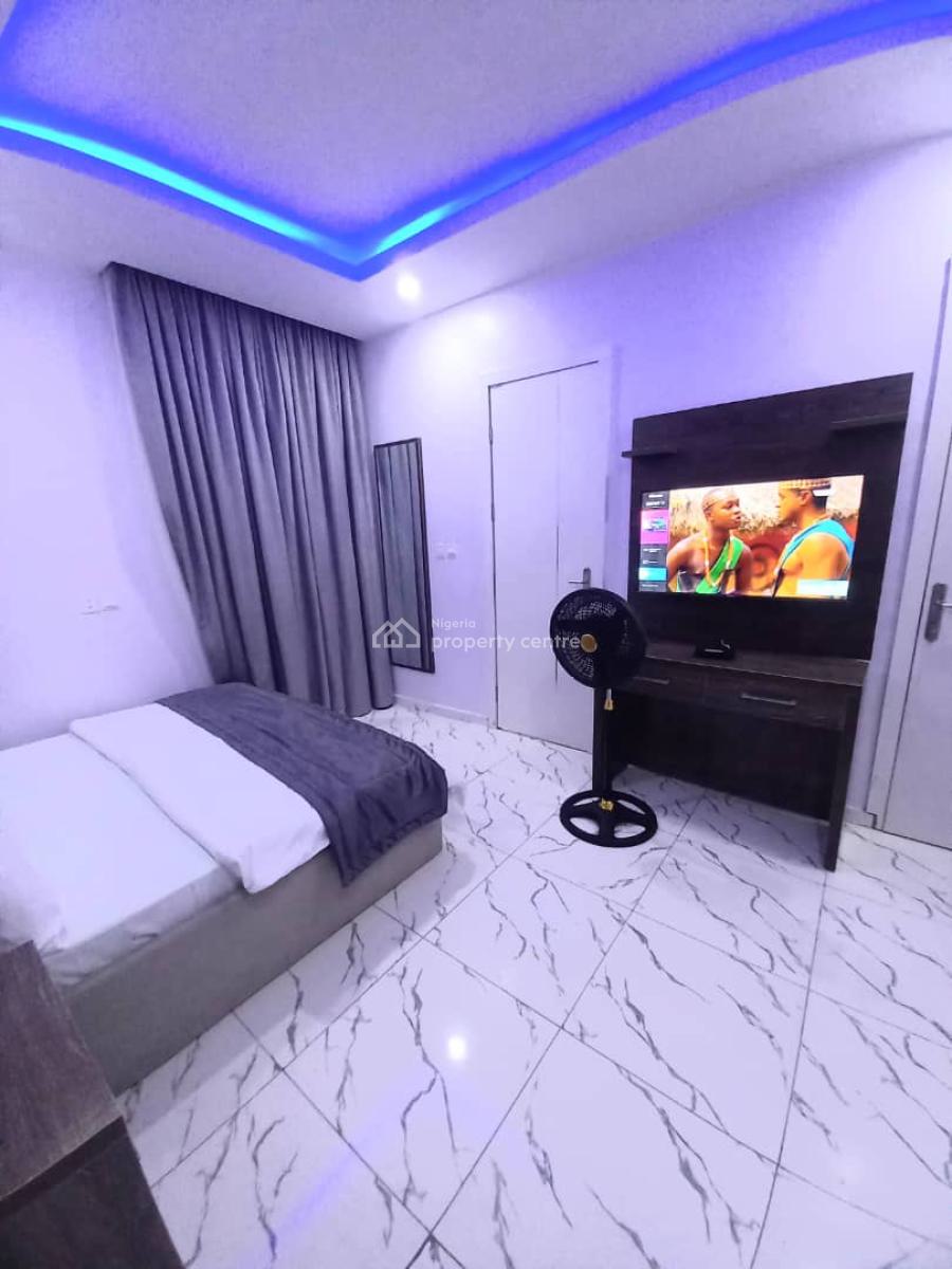 Luxurious Sweet 2 Bedroom Apartment Fully Furnished Good for Commercial, Before The Roundabout, Orchid Road, Lekki, Lagos, House for Rent