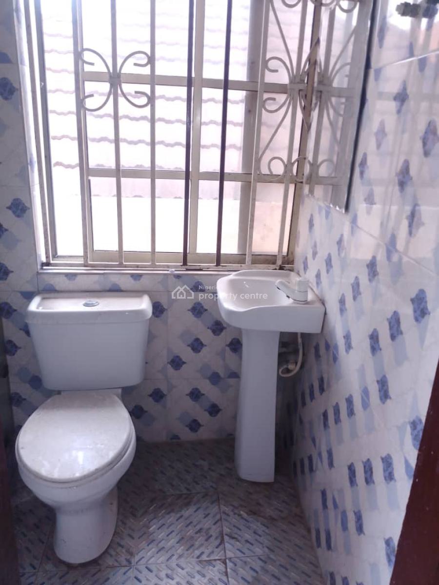 Miniflat Upstairs, Gated Estate Off Orchid Road Lekki Lagos State, Lekki, Lagos, Mini Flat (room and Parlour) for Rent