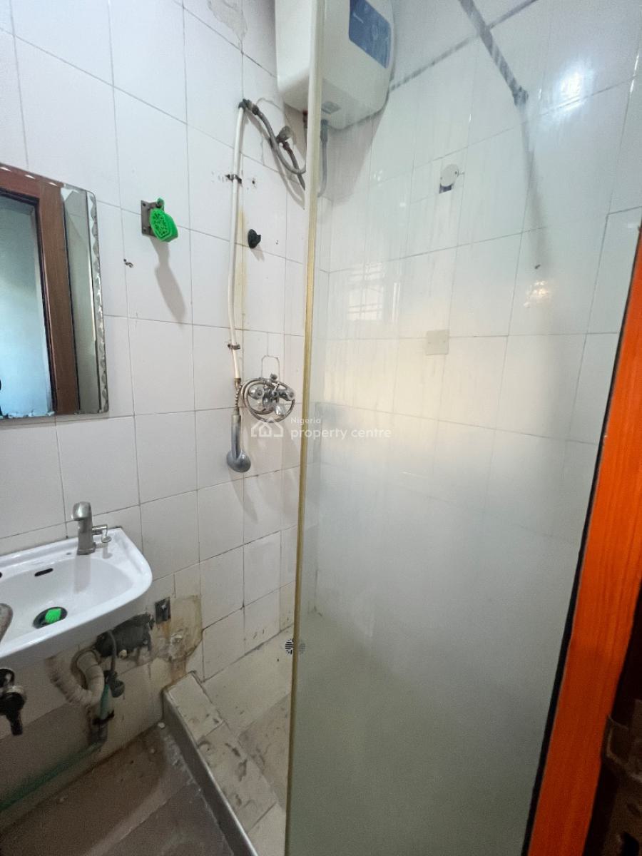 Serviced 3 Bedroom Terrace with Bq, Lekki Phase 1, Lekki, Lagos, Terraced Duplex for Rent