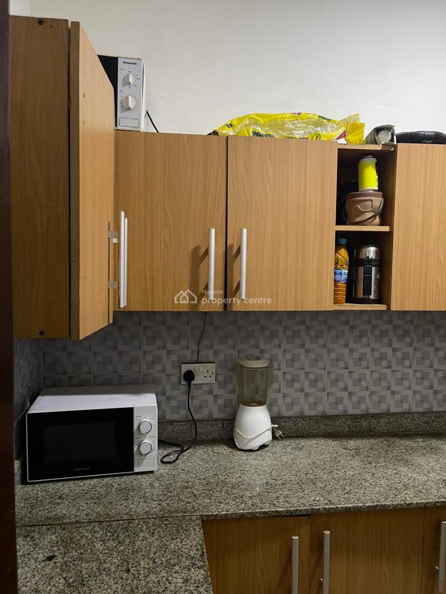 a Room in a Shared Apartment ( Masters Bedroom, Maruwa Lekki Right, Lekki Phase 1, Lekki, Lagos, Flat / Apartment for Rent