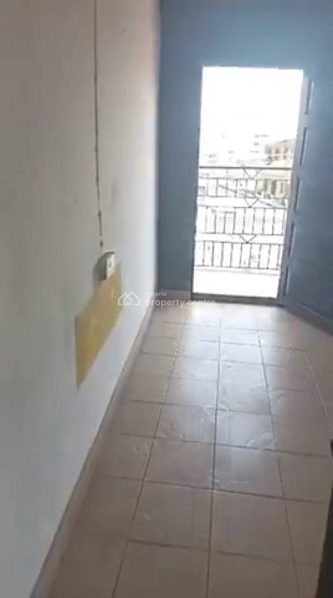 Spacious Mini Flat Up Stairs, Off Ayodele Okeowo Street, Soluyi, Gbagada, Lagos, Mini Flat (room and Parlour) for Rent