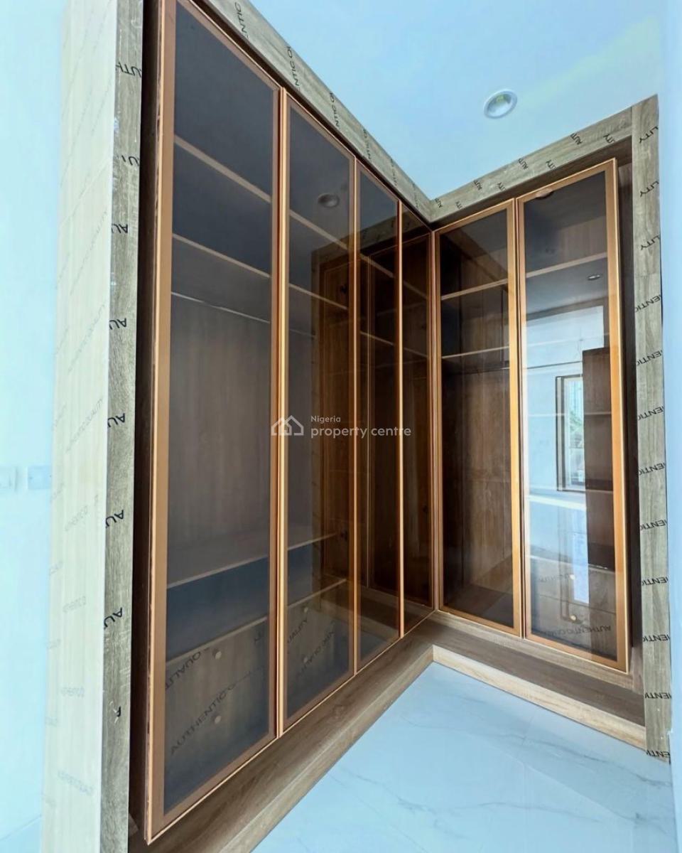 3 Bedrooms Apartment, Lekki Phase 1, Lekki, Lagos, Flat / Apartment for Rent