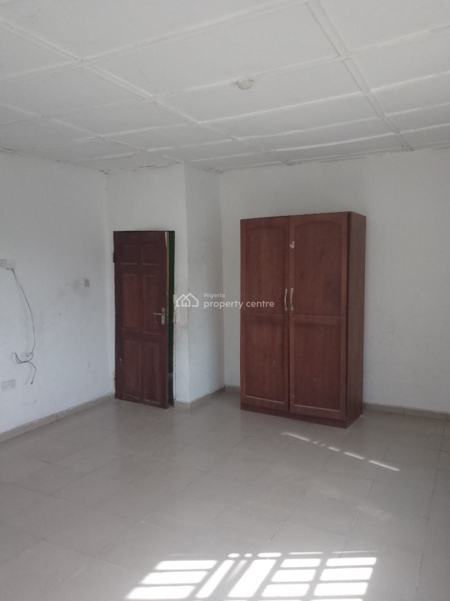 Massive 3 Bedrooms Flat Upstairs, Ologunfe, Awoyaya, Ibeju Lekki, Lagos, Flat / Apartment for Rent