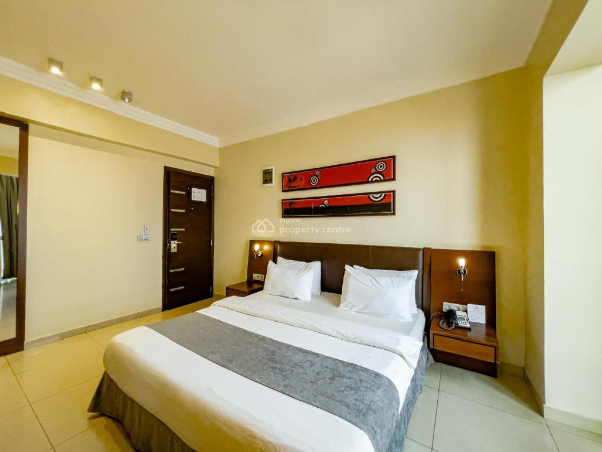 Luxury Rooms Hotel, Facing The Beach, Victoria Island (vi), Lagos, Hotel / Guest House for Sale