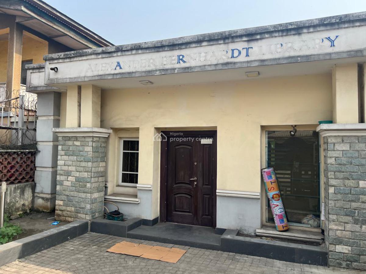 Fantastic Sweet Bungalow, Off Herbert Macaulay Road, Yaba, Lagos, Detached Bungalow for Sale