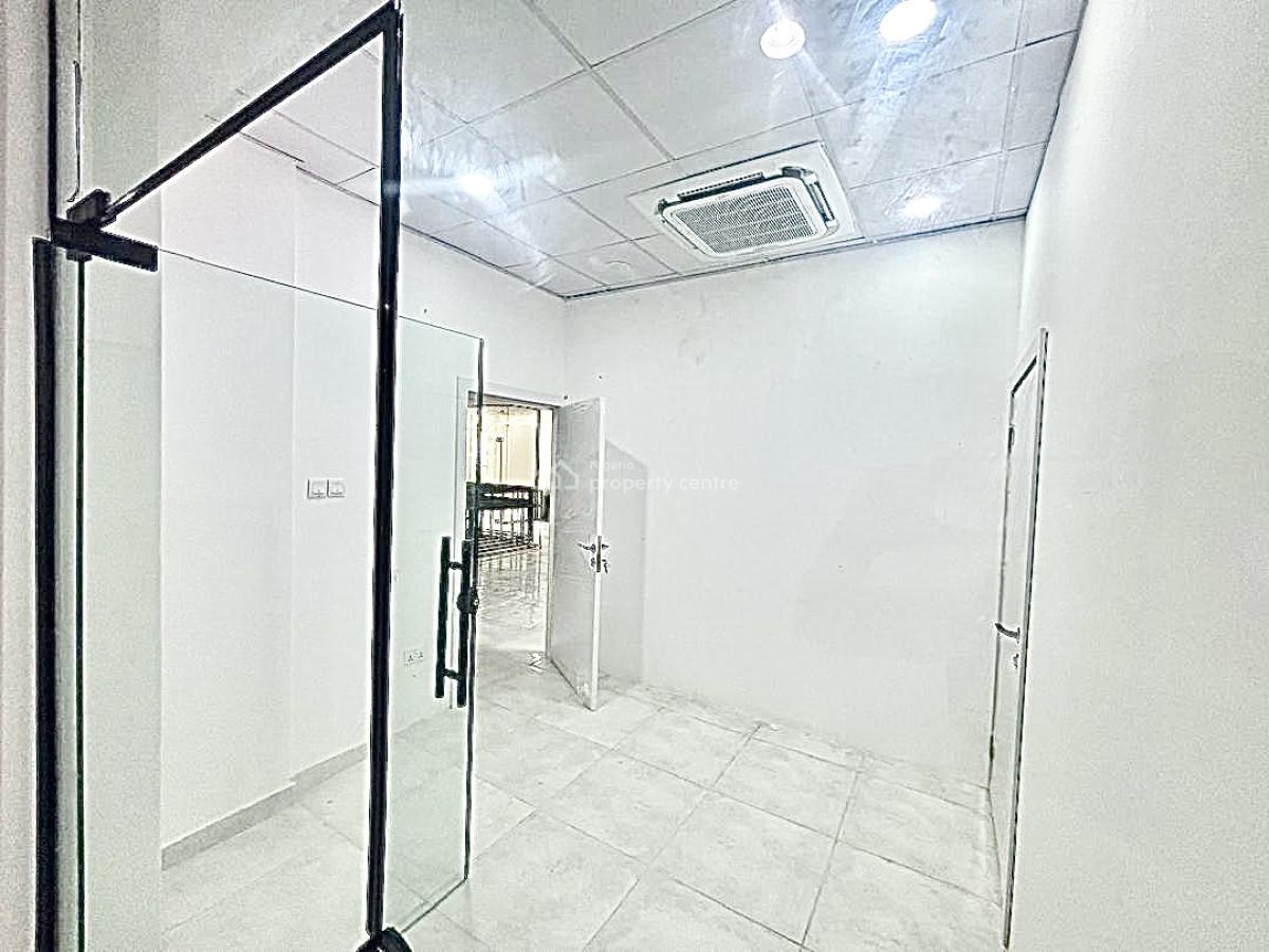 136sqm Open Plan Office Space in a Corporate Building, Lekki Phase 1, Lekki, Lagos, Office Space for Rent