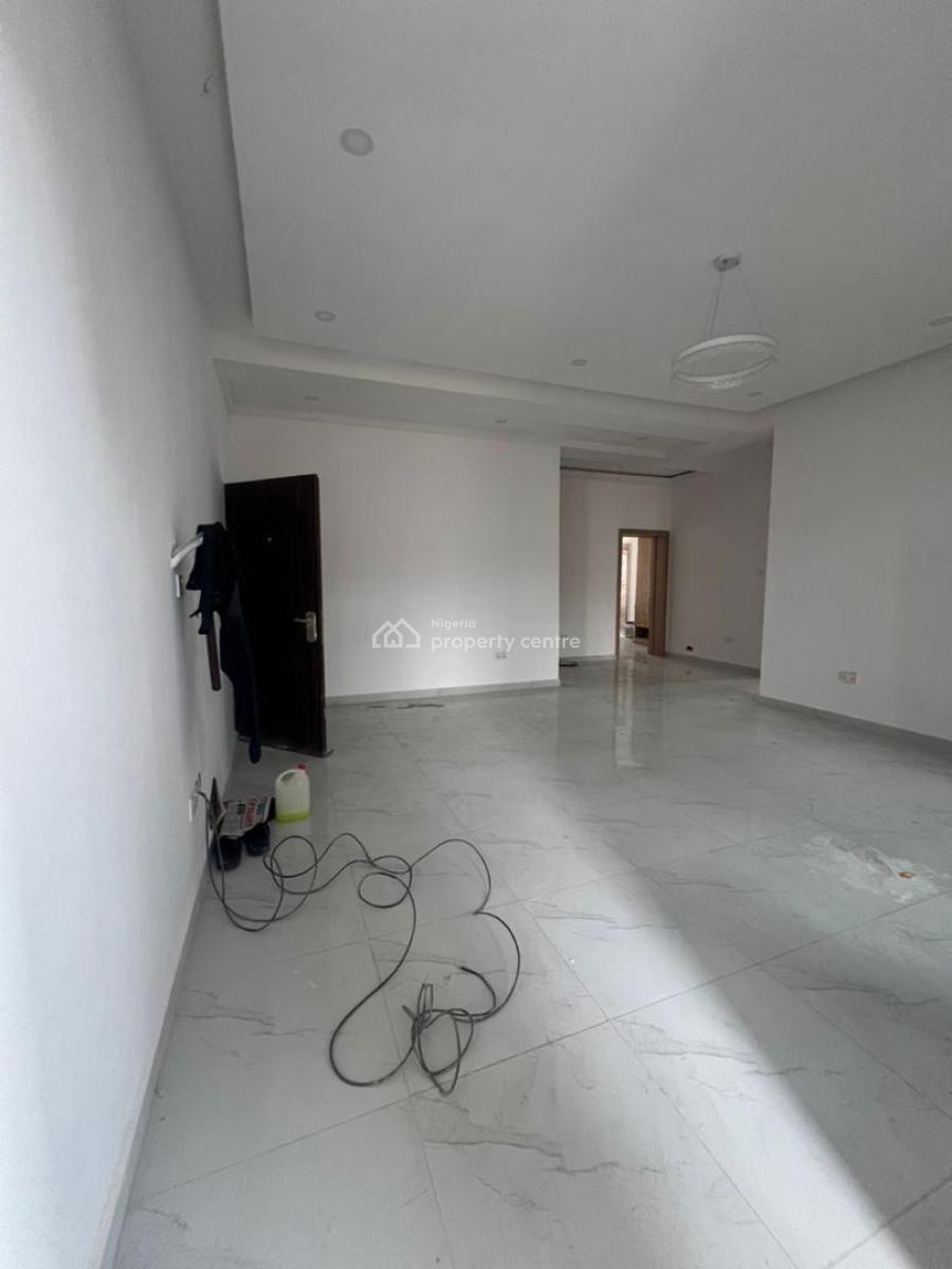 Eye Catchy 3 Bedroom Apartment in a Top Notch Location., Stunning 3-bedroom Apartment in a Prime Location, Alagomeji, Yaba, Lagos, Flat / Apartment for Sale