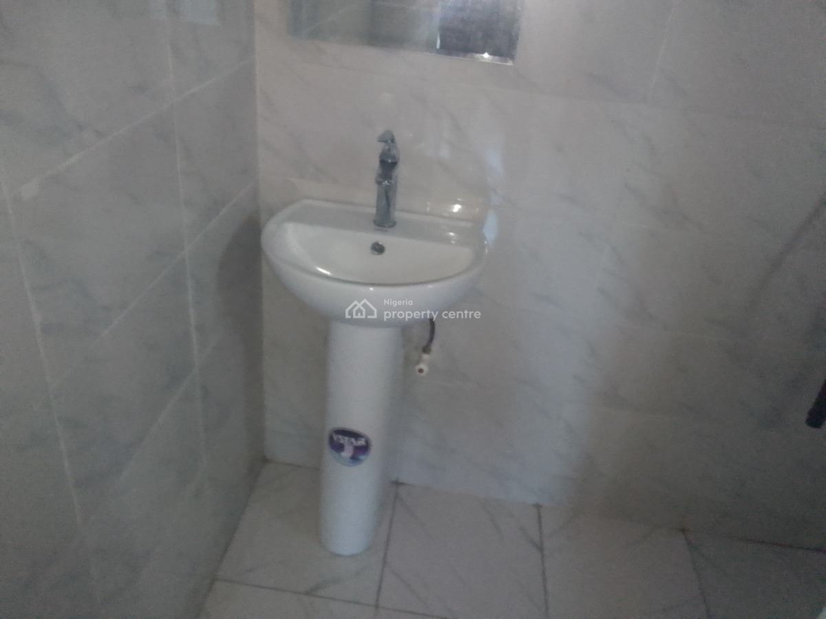 Newly Buildt Luxury 2 Bedroom Flat with Excellent Features, Pero Road, Ogombo, Ajah, Lagos, Flat / Apartment for Rent
