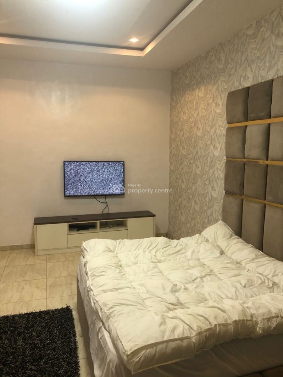 Fully Furnished Room Self Contained Master Bedroom/shared Only Kitchen, Royal Pine Estate Gate One /orchid Road, Lekki Phase 2, Lekki, Lagos, Self Contain (single Rooms) for Rent