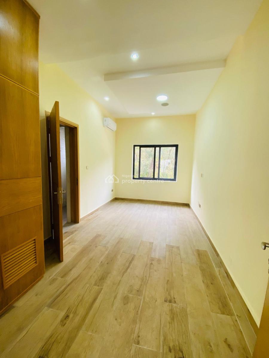 2 Years Off Front: Topmost Desired Estate, Banana Island, Ikoyi, Lagos, Terraced Duplex for Rent