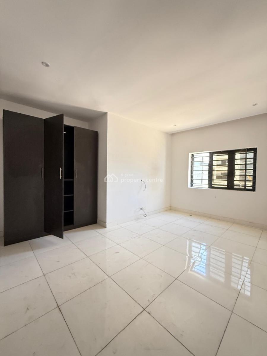 Contemporary 2 Bedroom Apartment with Bq and Top Notch Amenities, Ideal for Premium Shortlet Investment in a Perfect Gated Estate, Ologolo, Lekki, Lagos, Block of Flats for Sale