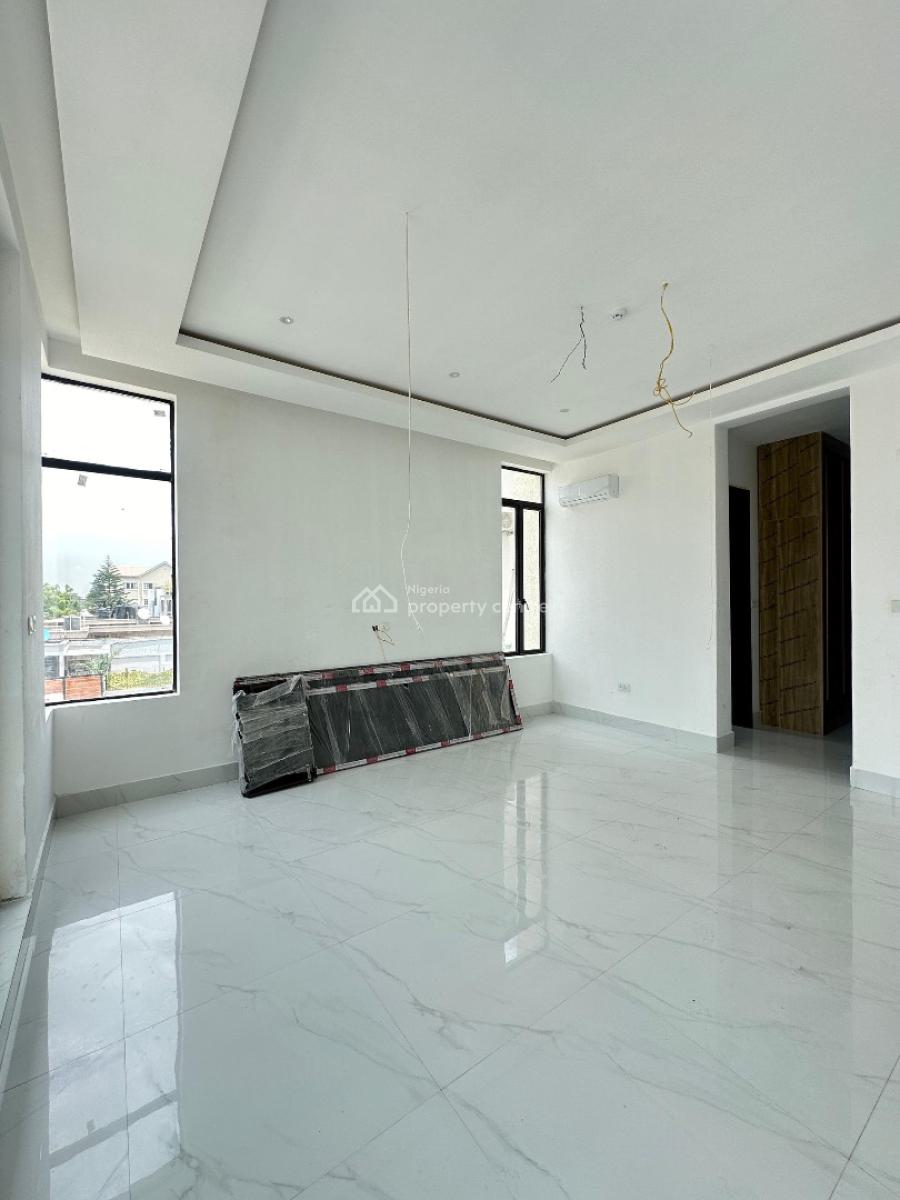Exquisite 3 Bedroom Apartment with Bq, Lekki Phase 1, Lekki, Lagos, Block of Flats for Sale