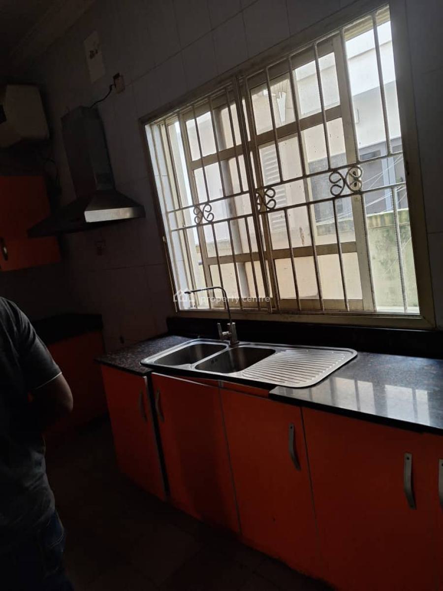 5 Bedrooms Semi-detached House with Bq, Off Oladimeji Alo, Lekki Phase 1, Lekki, Lagos, Semi-detached Duplex for Rent