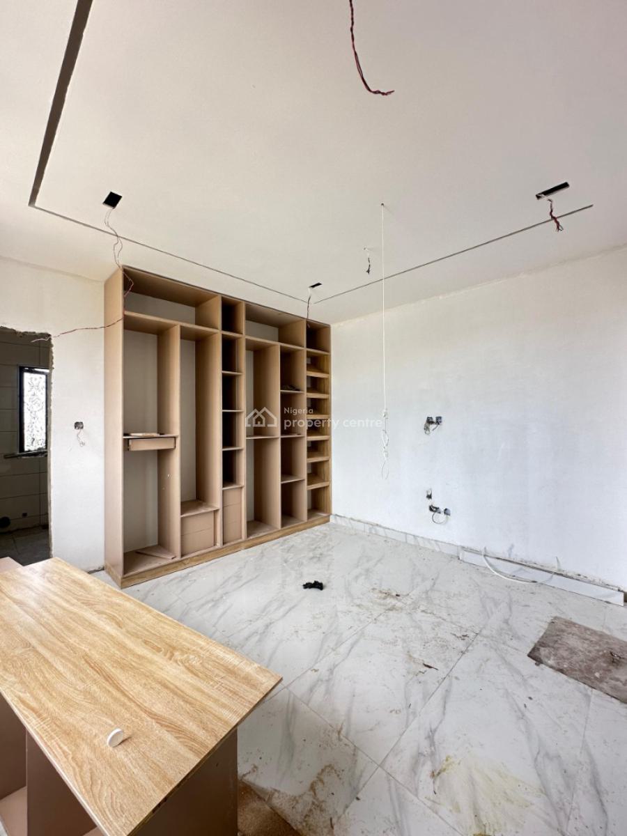 Spacious 2 Bedroom Apartment with Large Bq, Lekki Phase 1, Lekki, Lagos, Flat / Apartment for Sale