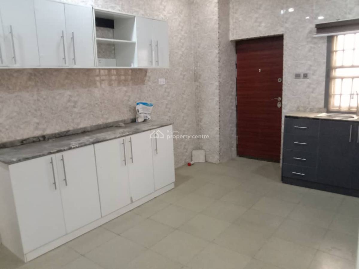 Four Bedroom Terraced Duplex with Bq, Self Contained, Gilmore, Jahi, Abuja, Terraced Duplex for Rent