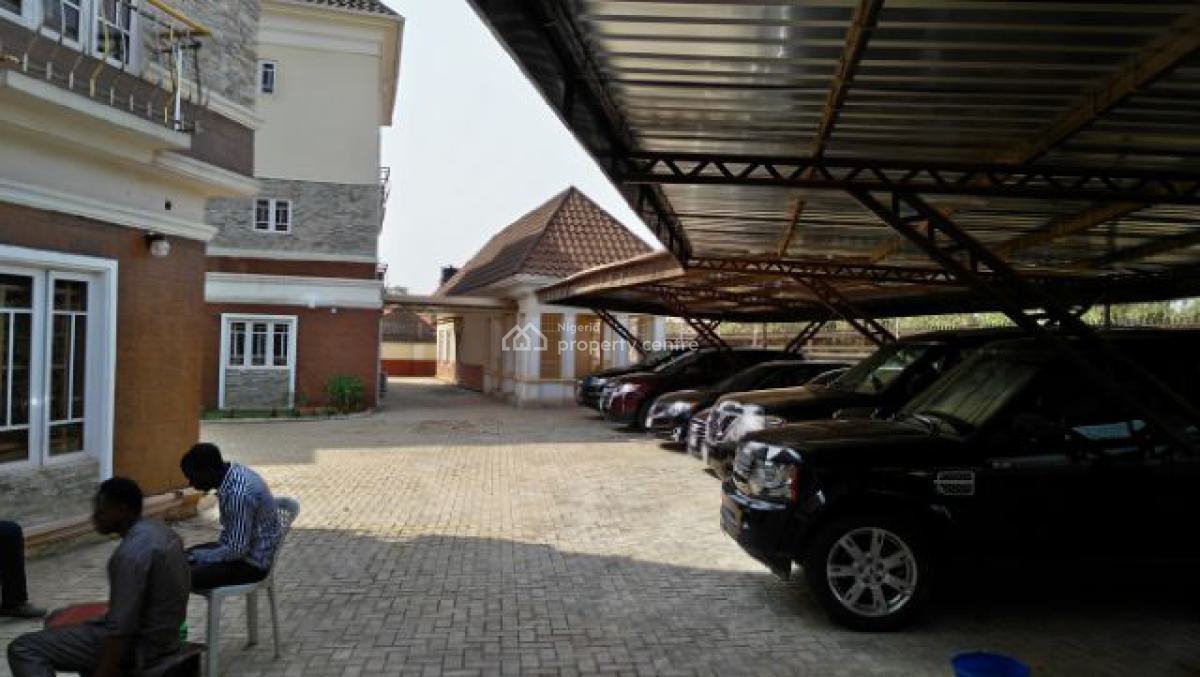 Furnished Semi Detached 6 Bedroom Villa, Gaduwa, Abuja, Semi-detached Duplex for Sale
