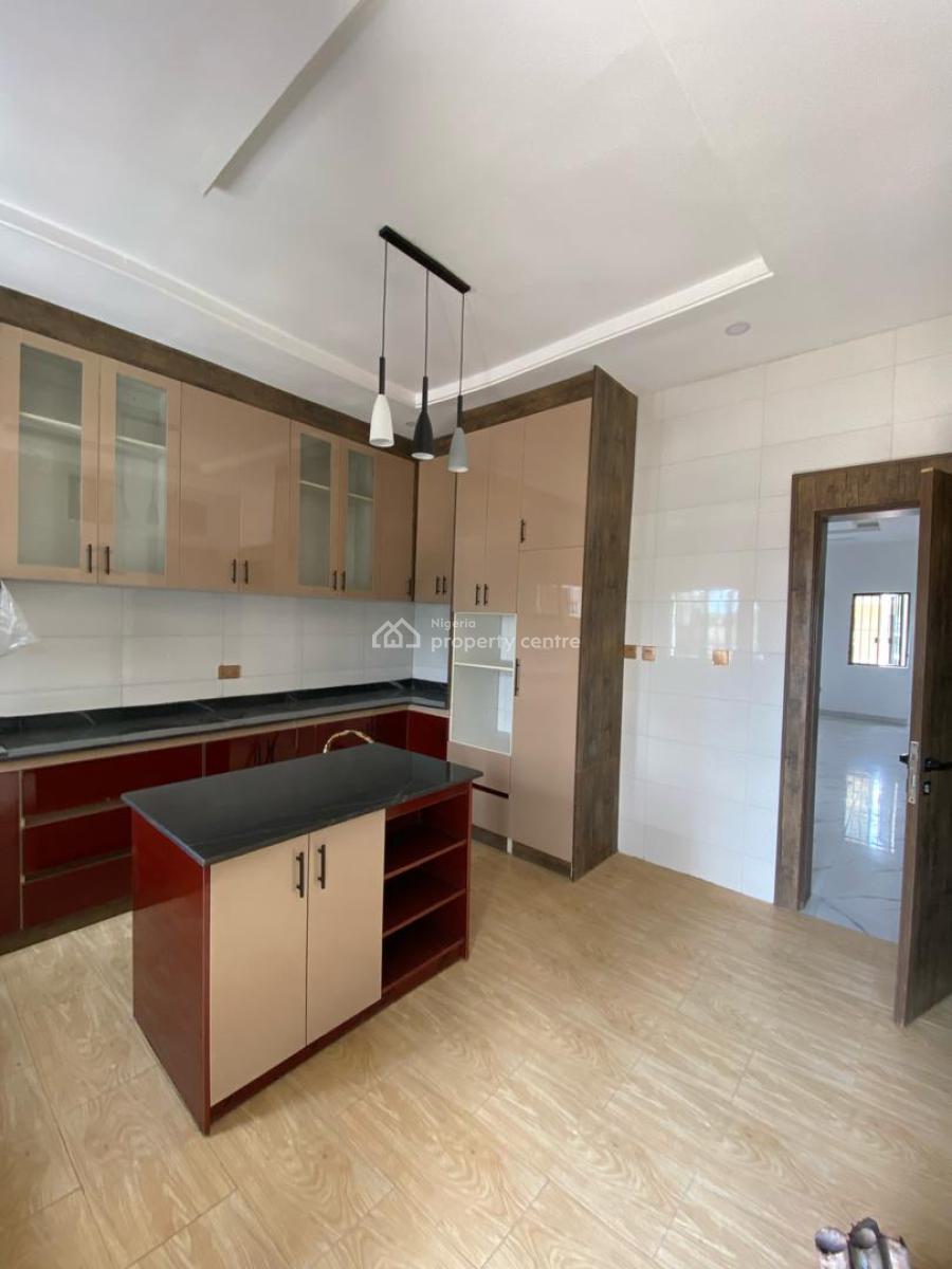 5-Bed Duplex with Pool — Thinkers Corner