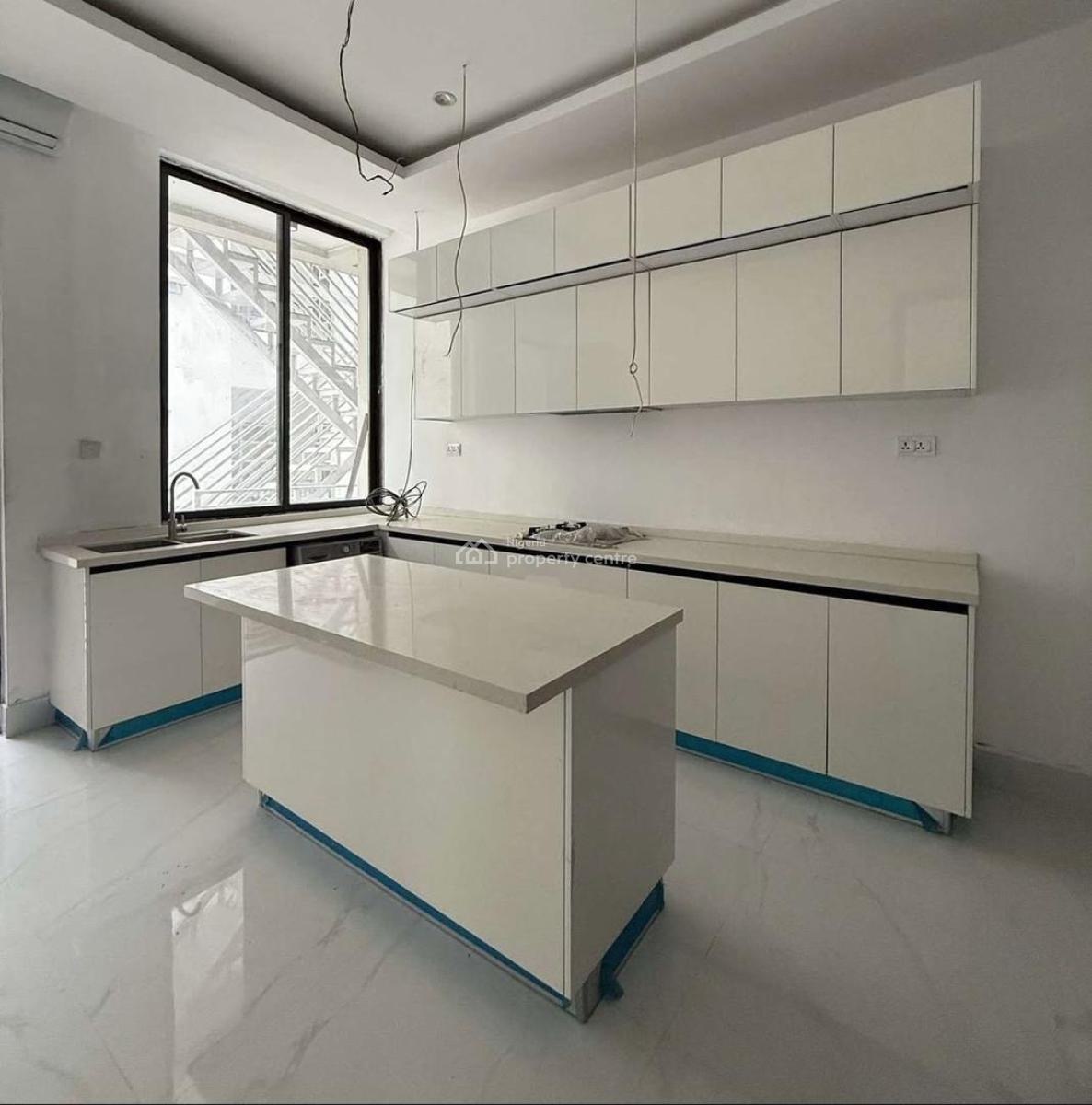 Impeccable 3bedroom Apartment (2nd Floor), Lekki Phase 1, Lekki, Lagos, Flat / Apartment for Rent