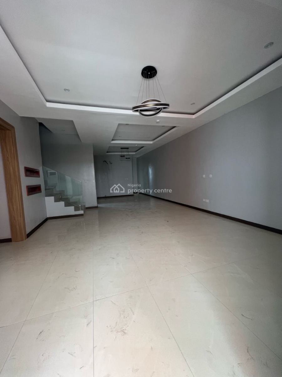 Newly Built 4 Bedroom Service Maisonette, Lekki Phase 1, Lekki, Lagos, Flat / Apartment for Rent
