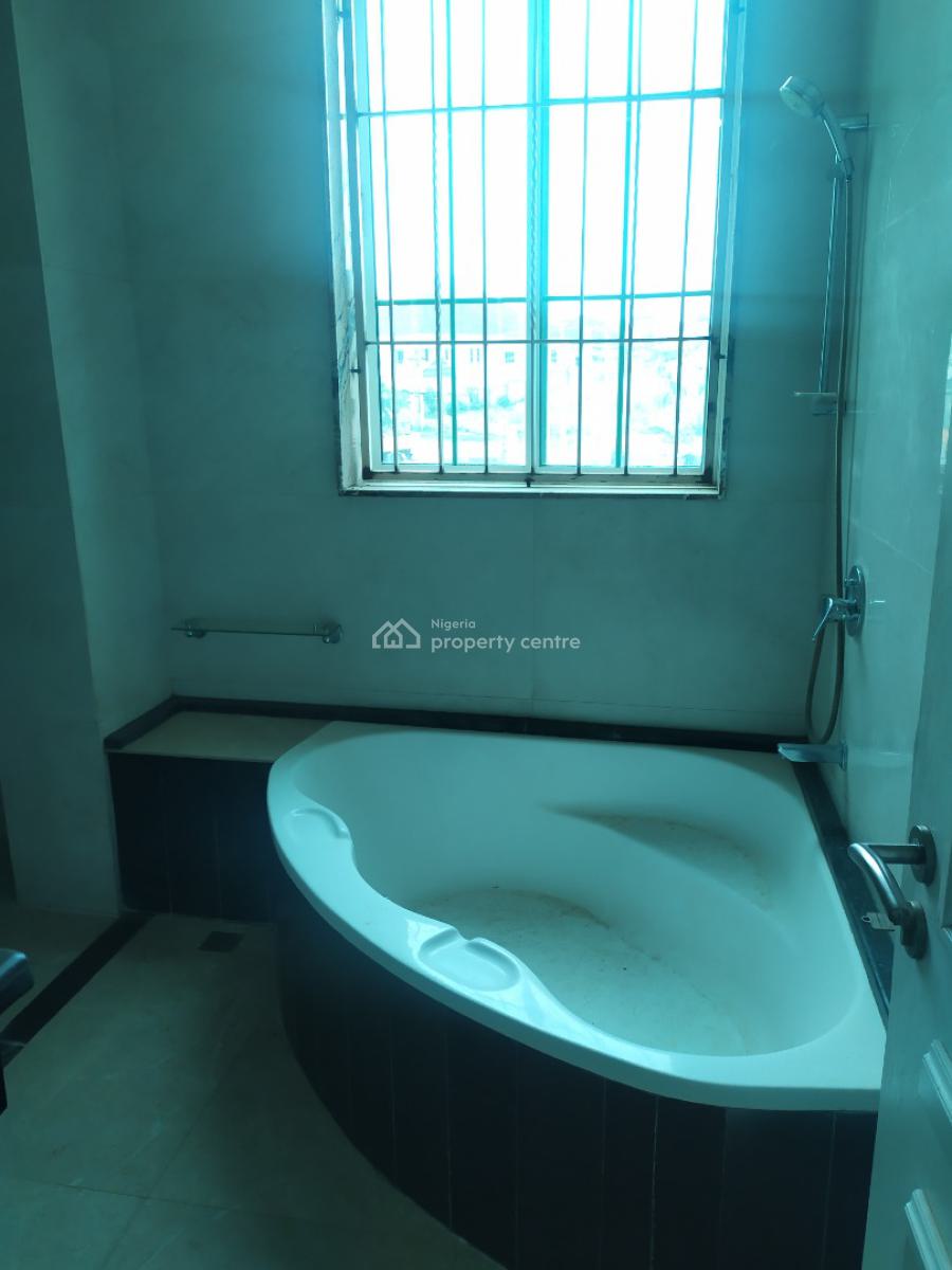 Luxury 7 Bedroom House at Guzape, Guzape District, Abuja, Detached Duplex for Sale