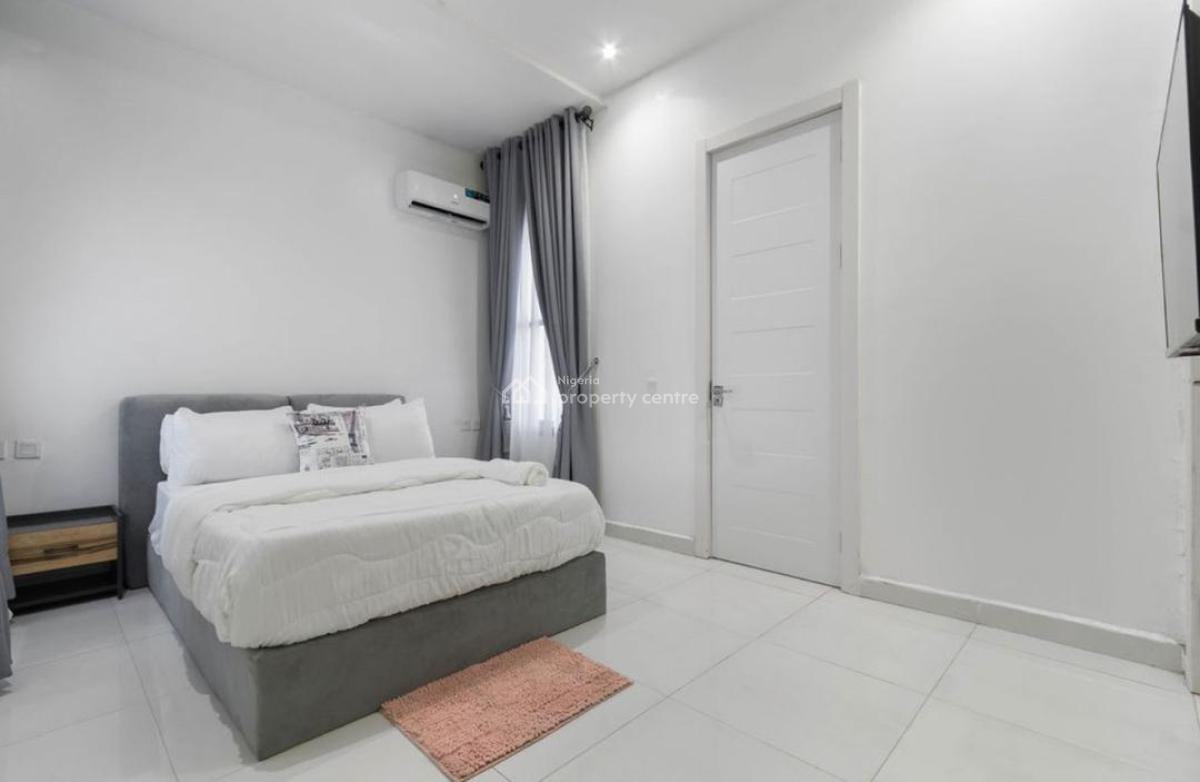 Book This Luxurious and Cozy 3 Bedroom Apartment ️, Atlantis Estate, Ologolo, Lekki, Lagos, Flat / Apartment Short Let