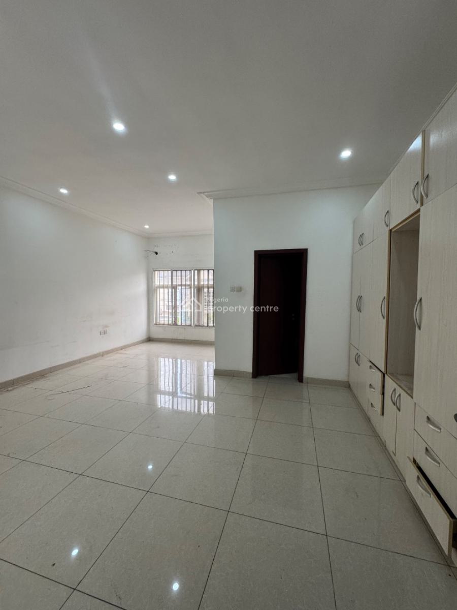 𝐖𝐄𝐋𝐋 𝐌𝐀𝐈𝐍𝐓𝐀𝐈𝐍𝐄𝐃 4 𝐁𝐄𝐃𝐑𝐎𝐎𝐌 𝐓𝐄𝐑𝐑𝐀𝐂𝐄 𝐃𝐔𝐏𝐋, Osapa, Lekki, Osapa, Lekki, Lagos, Terraced Duplex for Rent