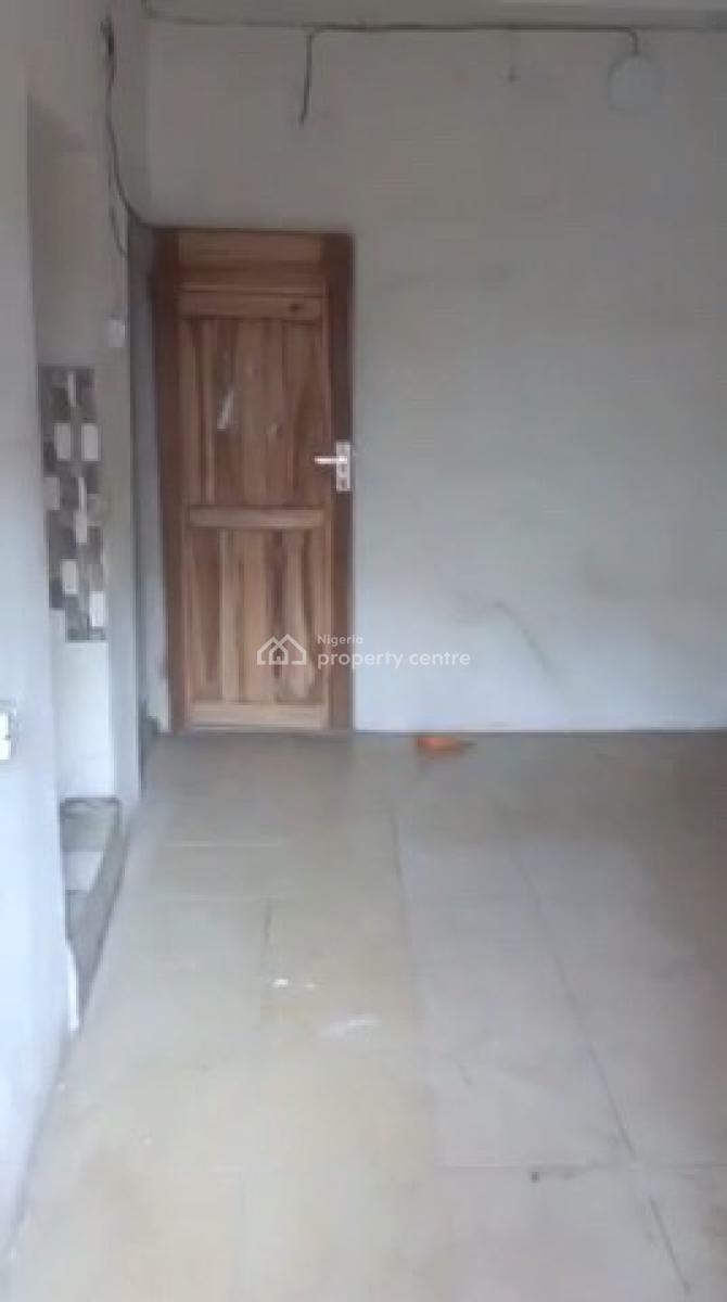 Standard and Executive Self Contain, Lagos Street, Adekunle, Yaba, Lagos, Self Contain (single Rooms) for Rent
