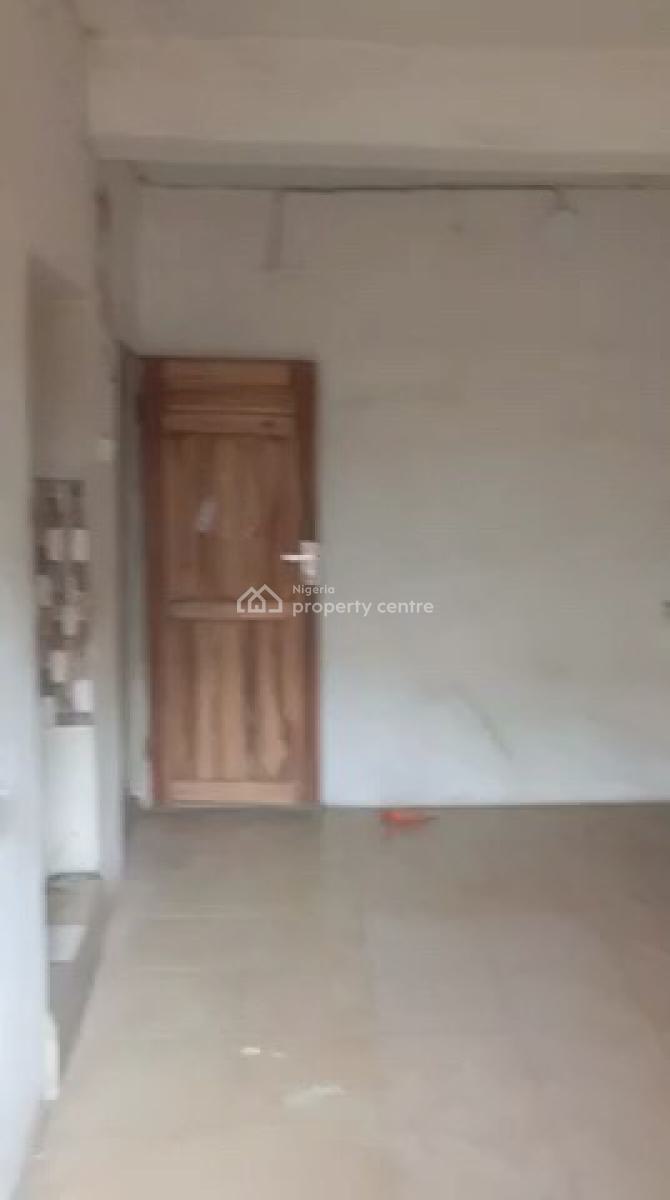 Standard and Executive Self Contain, Lagos Street, Adekunle, Yaba, Lagos, Self Contain (single Rooms) for Rent