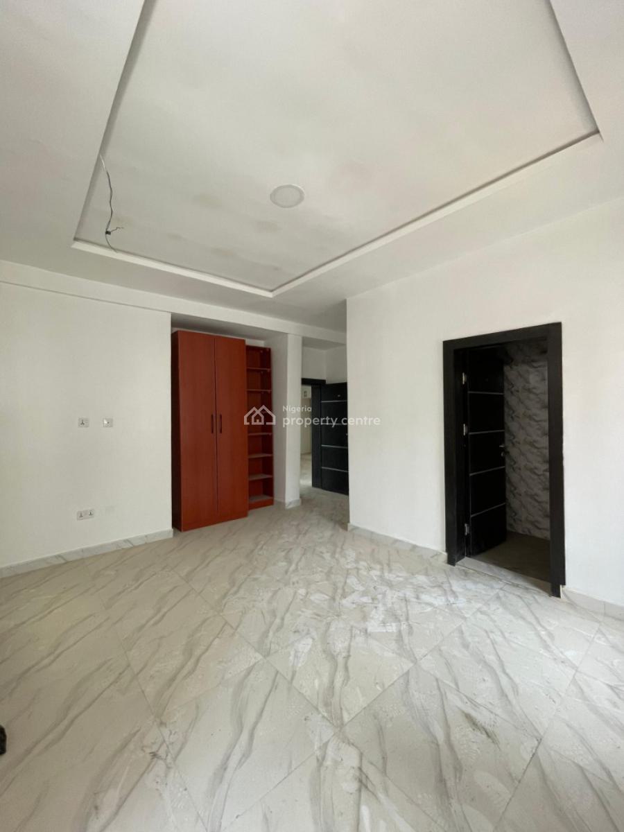 Serviced 2 Bedroom Apartment with Swimming Pool, Gym,elevator, Lekki Phase 1, Lekki, Lagos, Block of Flats for Sale