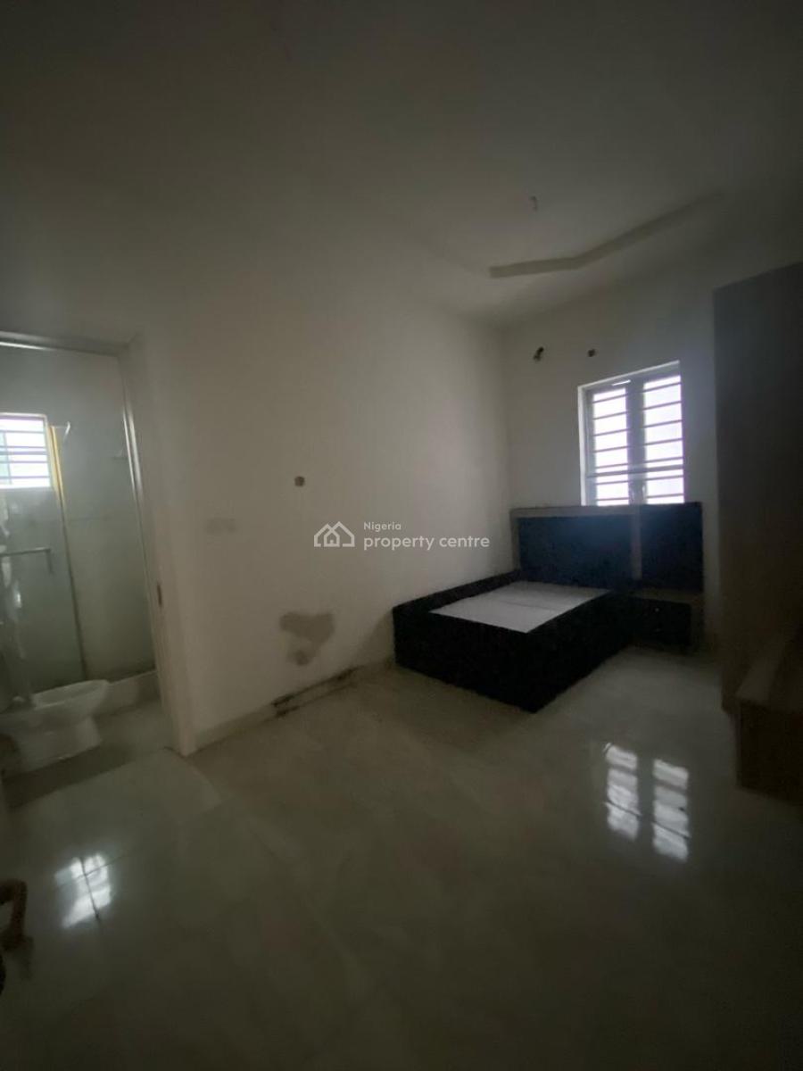 Massive Luxury Bedroom with a Shared Fitted Kitchen, Oral Extension, Lekki, Lagos, Self Contain (single Rooms) for Rent