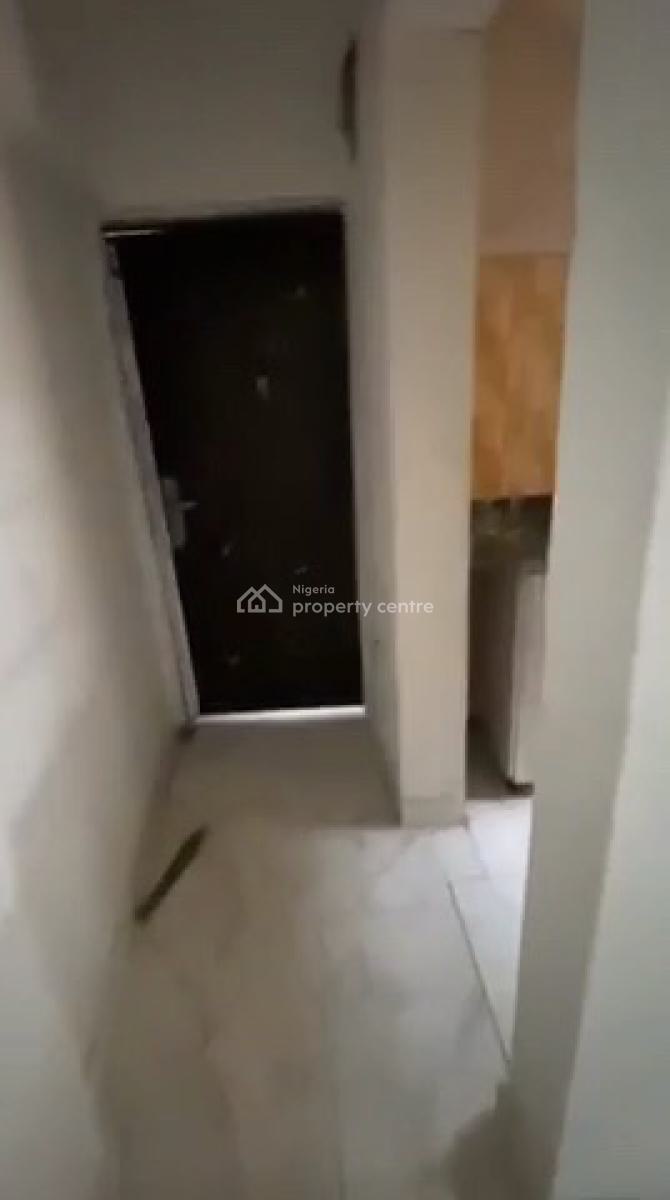 Standard N Executive  Mini Flat, Ebute Metta East, Yaba, Lagos, Mini Flat (room and Parlour) for Rent