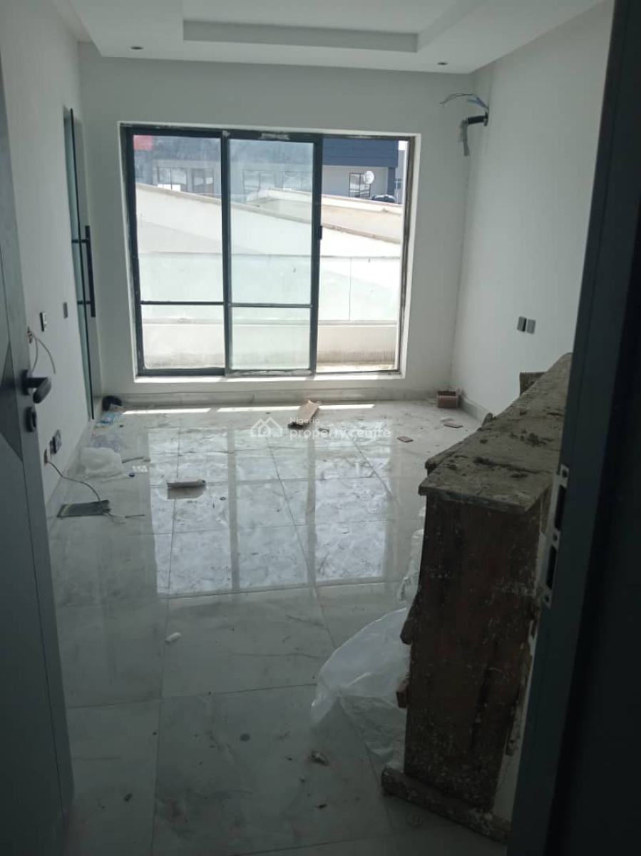 Executive 2 Bedroom, Right Handside, Lekki Phase 1, Lekki, Lagos, Flat / Apartment for Rent