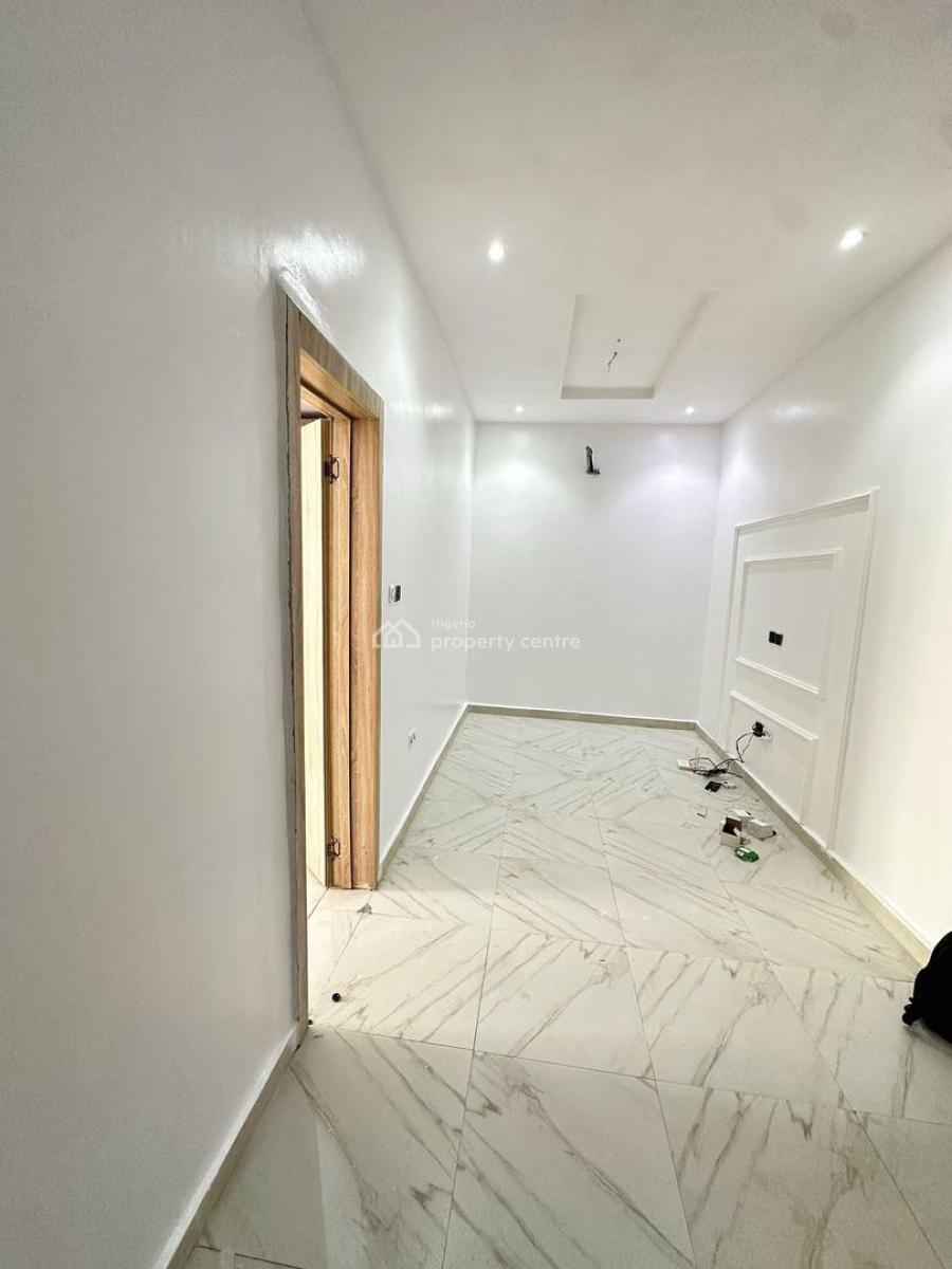 a Standard Single Bedroom with Kitchenette & Communal Living Area., Orchid Road, Lekki Phase 2, Lekki, Lagos, Self Contain (single Rooms) for Rent