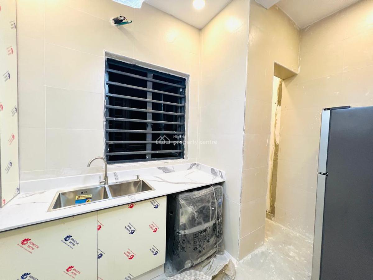 2bedroom Flat, Lekki Phase 1, Lekki, Lagos, Flat / Apartment for Sale