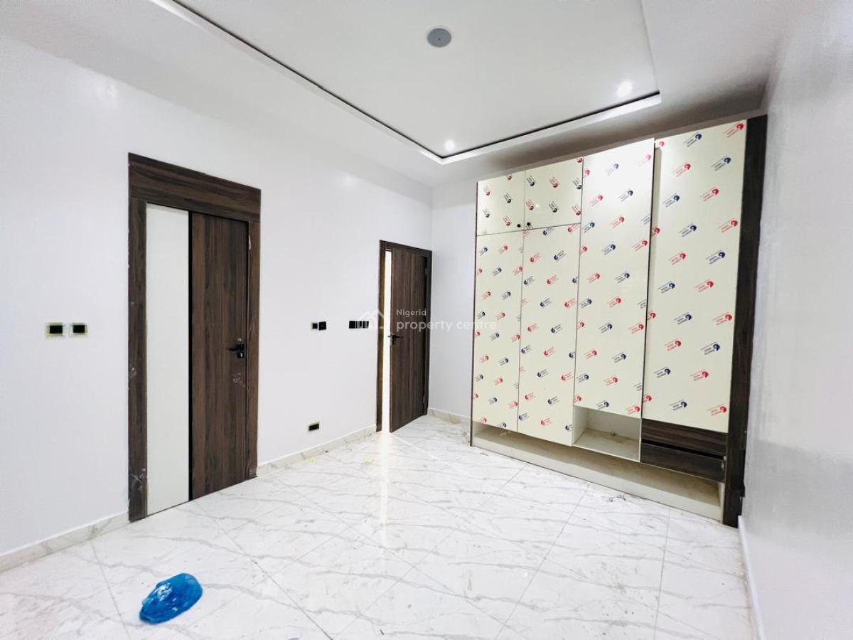2bedroom Flat, Lekki Phase 1, Lekki, Lagos, Flat / Apartment for Sale