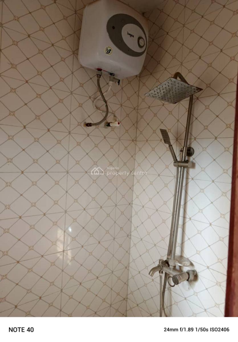 a Standard, Clean  2 Bedroom Apartment, Akala Express Way, Ibadan, Oyo, Flat / Apartment for Rent