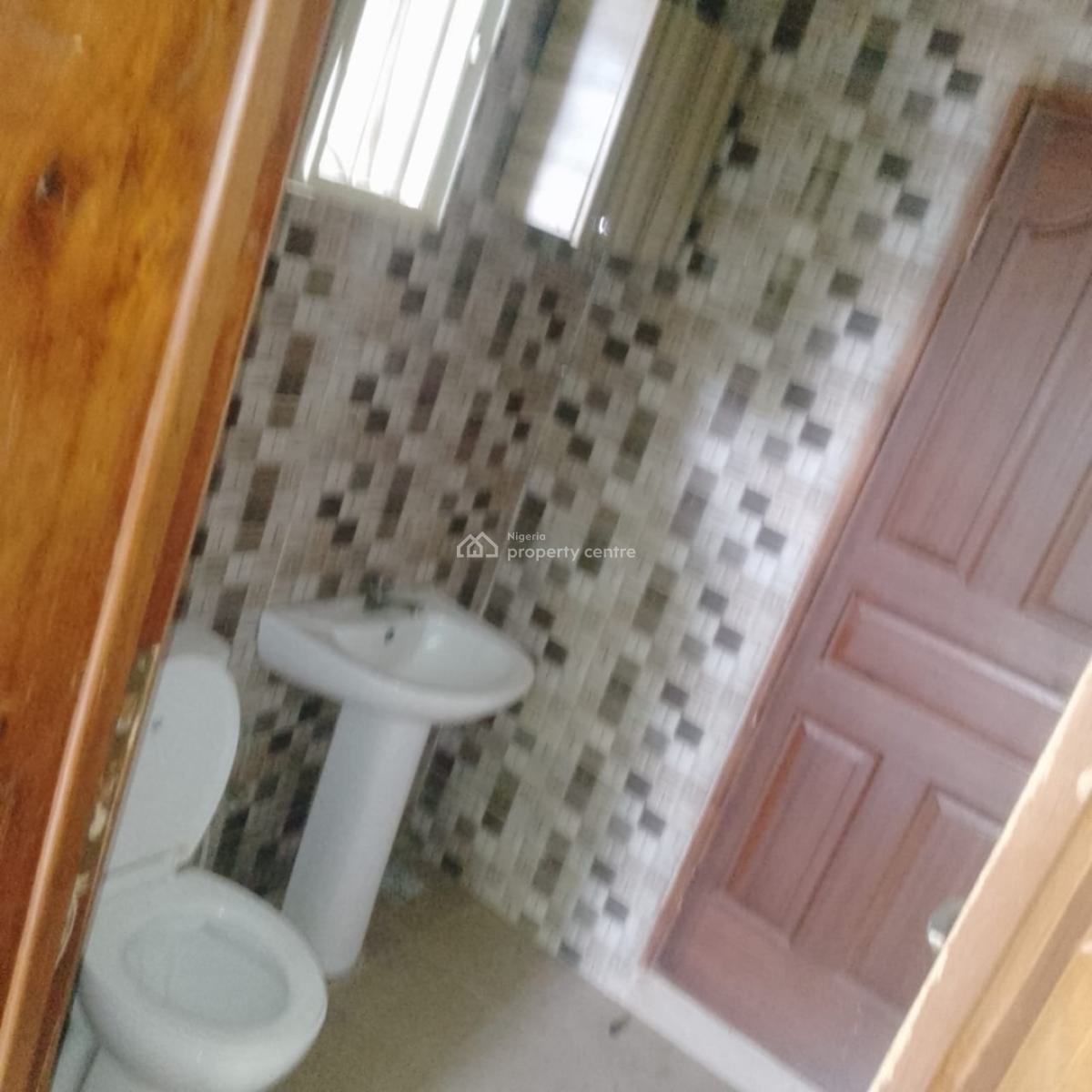 a Standard, Modern 3 Bedroom Flat, Off Akala Express Way, Ibadan, Oyo, Flat / Apartment for Rent